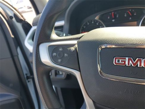 Used 2023 GMC Acadia SLE w/ Driver Convenience Package image 17