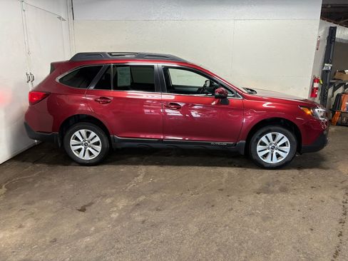 Used 2018 Subaru Outback 2.5i Premium AWD/4WD image 4