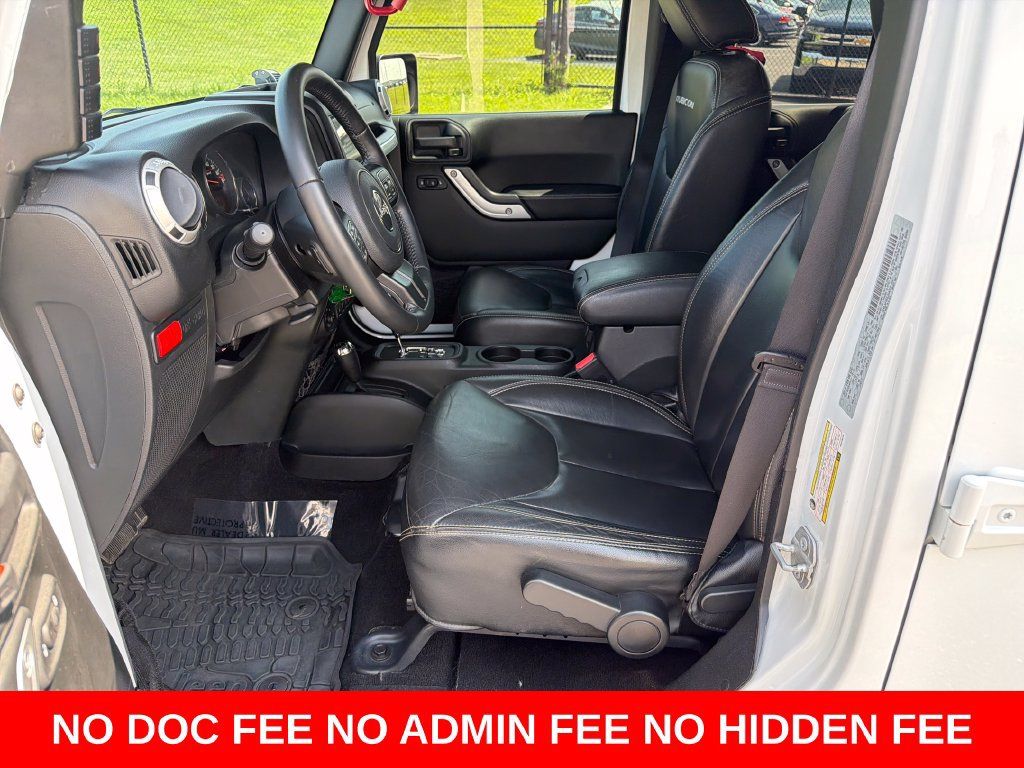 Used 2017 Jeep Wrangler Unlimited Rubicon AWD/4WD image 12