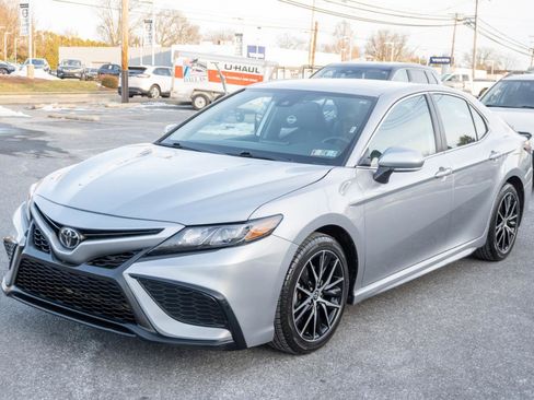 Used 2024 Toyota Camry SE image 6