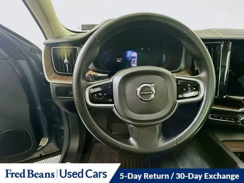 Used 2023 Volvo XC60 B5 Plus w/ Climate Package AWD/4WD image 15