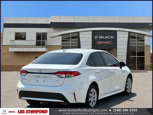 Used 2022 Toyota Corolla LE FWD image 6
