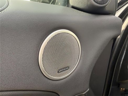 Used 2018 Land Rover Range Rover Evoque SE image 6