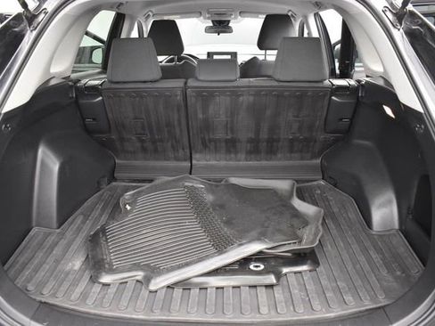 Used 2021 Toyota RAV4 LE AWD/4WD image 12