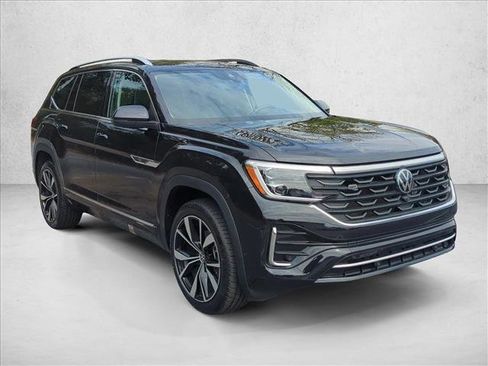 Used 2024 Volkswagen Atlas SEL Premium R-Line image 3