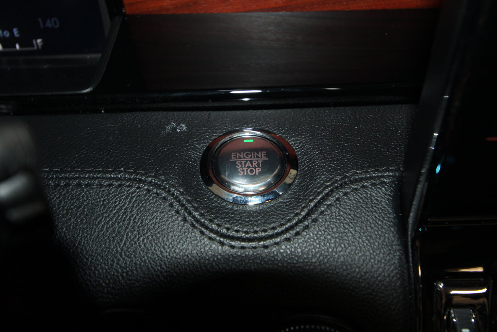 Used 2024 Lincoln Navigator L Reserve AWD/4WD image 13