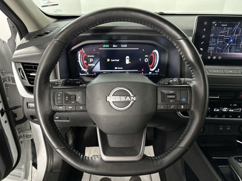 Certified 2025 Nissan Rogue SL w/ SL Premium Package FWD image 14