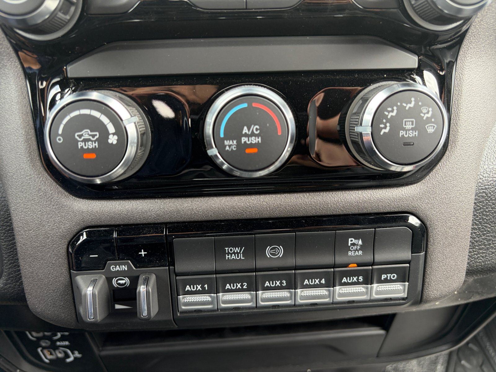 New 2027 RAM 3500 Tradesman w/ Chrome Appearance Group A AWD/4WD image 25