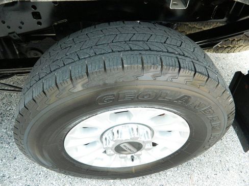 Used 2021 Ford F250 XLT w/ XLT Value Package AWD/4WD image 12