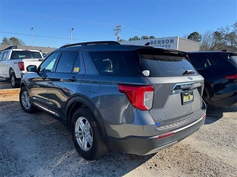 Used 2021 Ford Explorer XLT w/ Equipment Group 202A image 8