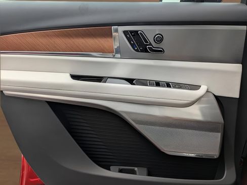 New 2026 Cadillac Vistiq Sport AWD/4WD image 9