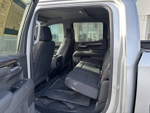 Used 2022 Chevrolet Silverado 1500 LT Trail Boss w/ Convenience Package II image 4