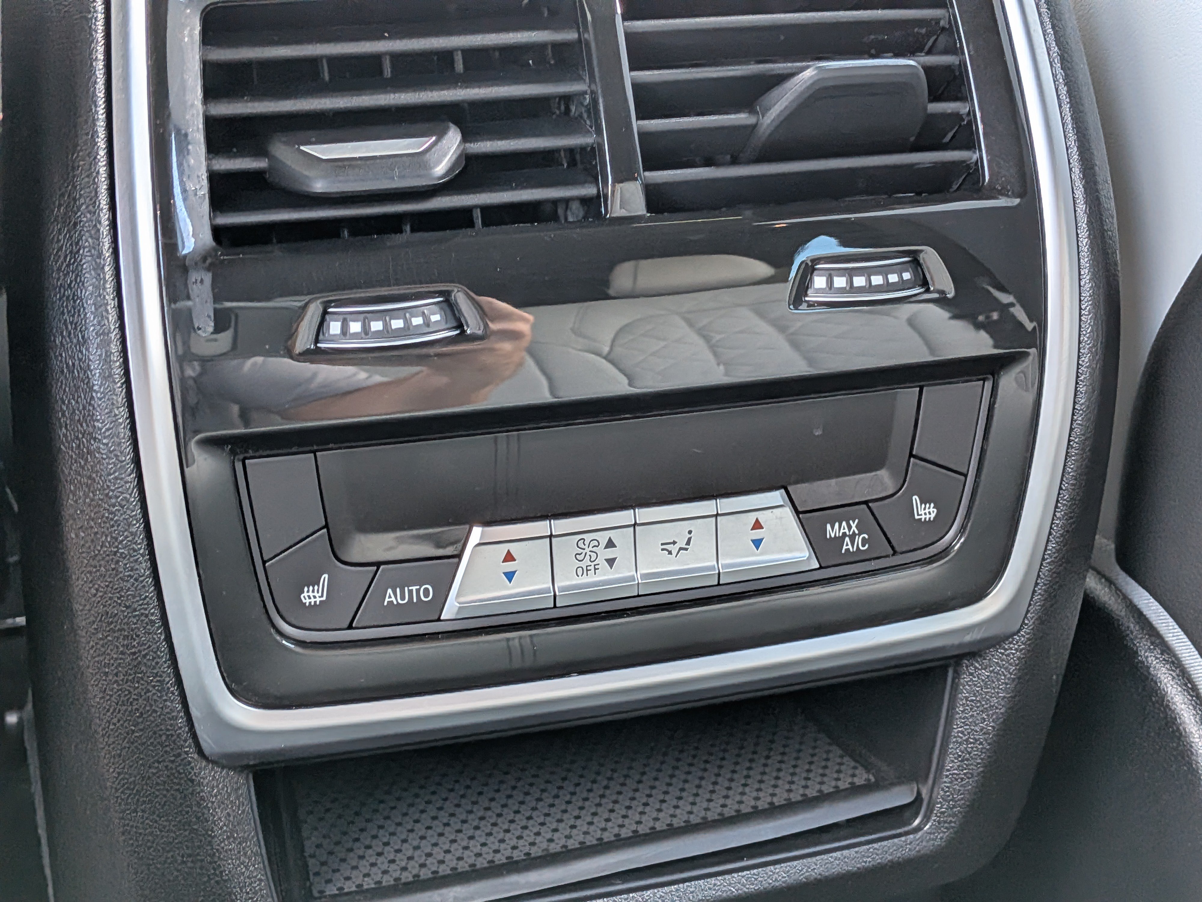 Used 2026 BMW X5 sDrive40i w/ M Sport Package RWD image 17