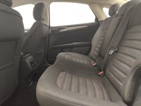 Used 2017 Ford Fusion SE w/ Fusion SE Technology Package FWD image 18