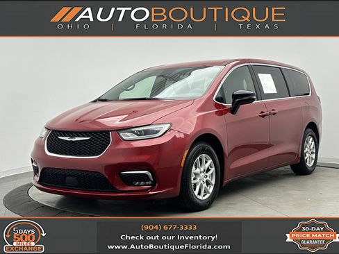 Used 2026 Chrysler Pacifica Select FWD image 1