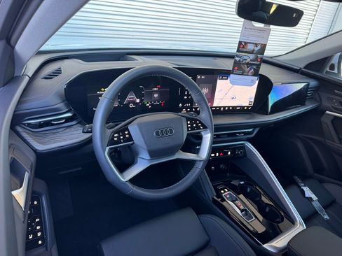 New 2025 Audi Q5 2.0T Premium Plus image 3