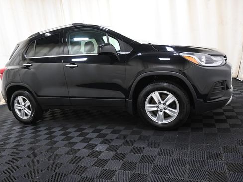 Used 2017 Chevrolet Trax LT w/ Sun & Sound Package AWD/4WD image 14