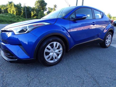 Used 2019 Toyota C-HR LE FWD image 5