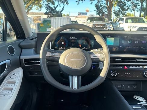 Used 2025 Hyundai Sonata SEL FWD image 33