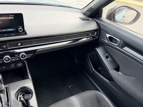 Used 2023 Honda Civic Sport image 17