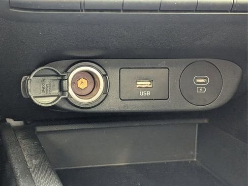 Used 2024 Hyundai Elantra SEL FWD image 21