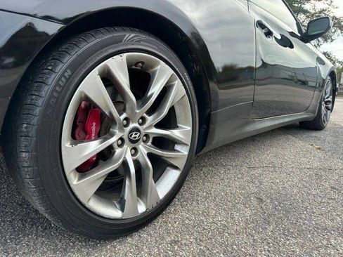 Used 2013 Hyundai Genesis 2.0T RWD image 7