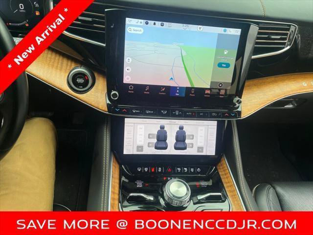 Used 2022 Jeep Grand Wagoneer Series III w/ Rear Seat Video Group 1 AWD/4WD image 13