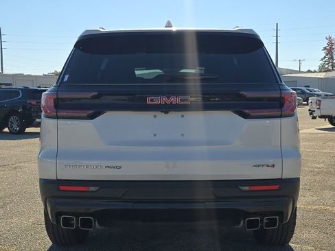 Used 2024 GMC Acadia AT4 image 4