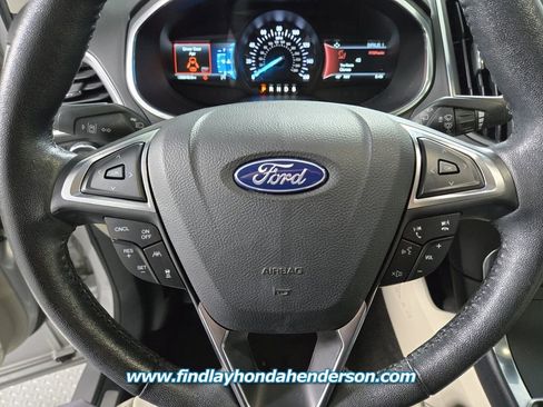 Used 2019 Ford Edge Titanium image 17