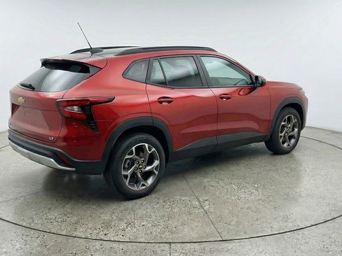 Used 2025 Chevrolet Trax LT image 9