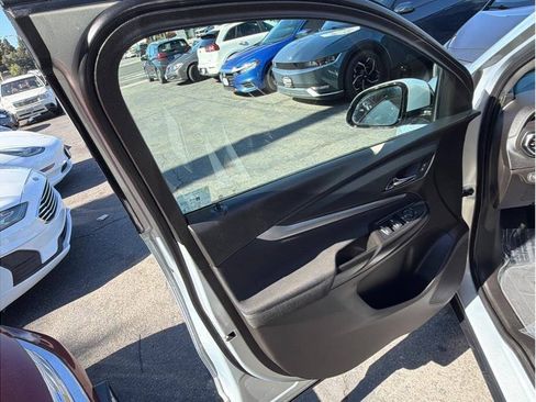 Used 2023 Chevrolet Bolt EUV LT w/ Driver Confidence Package FWD image 16