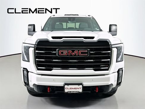 Used 2024 GMC Sierra 3500 AT4 w/ AT4 Premium Plus Package AWD/4WD image 3