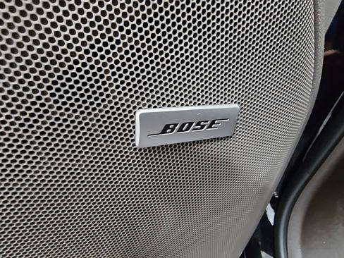 Used 2022 GMC Yukon XL SLT image 30