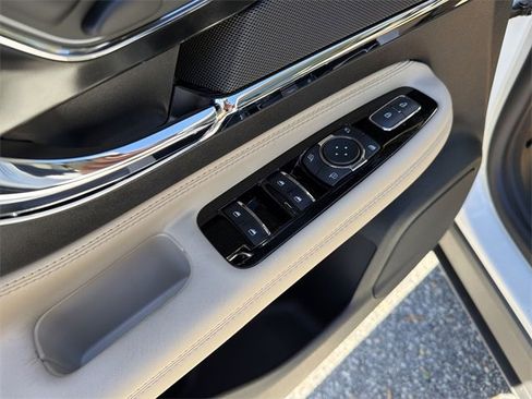 New 2026 Lincoln Corsair Reserve image 13