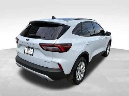 Used 2025 Ford Escape Active w/ Cold Weather Package AWD/4WD image 2