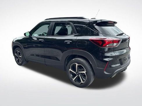 Used 2023 Chevrolet TrailBlazer RS w/ Sun and Liftgate Package AWD/4WD image 3
