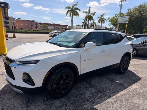Used 2020 Chevrolet Blazer LT FWD image 2