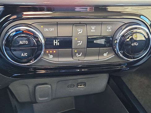 New 2026 Chevrolet Trax LT w/ LT Convenience Package image 28