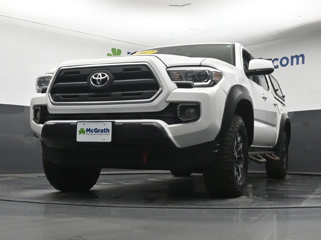 Used 2017 Toyota Tacoma SR5 w/ Tow Package AWD/4WD image 7