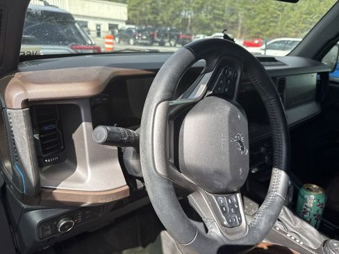 Used 2023 Ford Bronco Outer Banks image 9