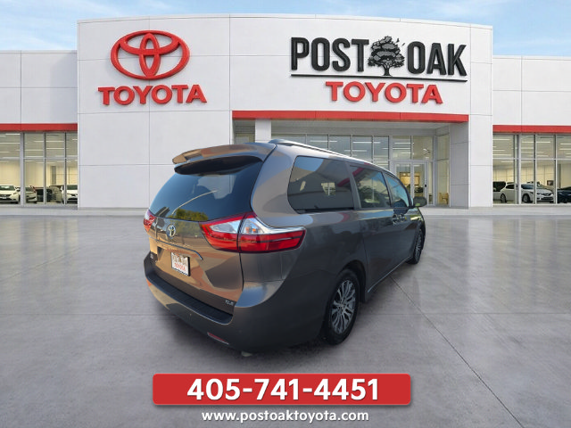 Used 2019 Toyota Sienna XLE w/ XLE Navigation Package FWD image 7