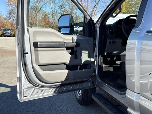 Used 2020 Ford F350 XL w/ Snow Plow Prep Package image 8