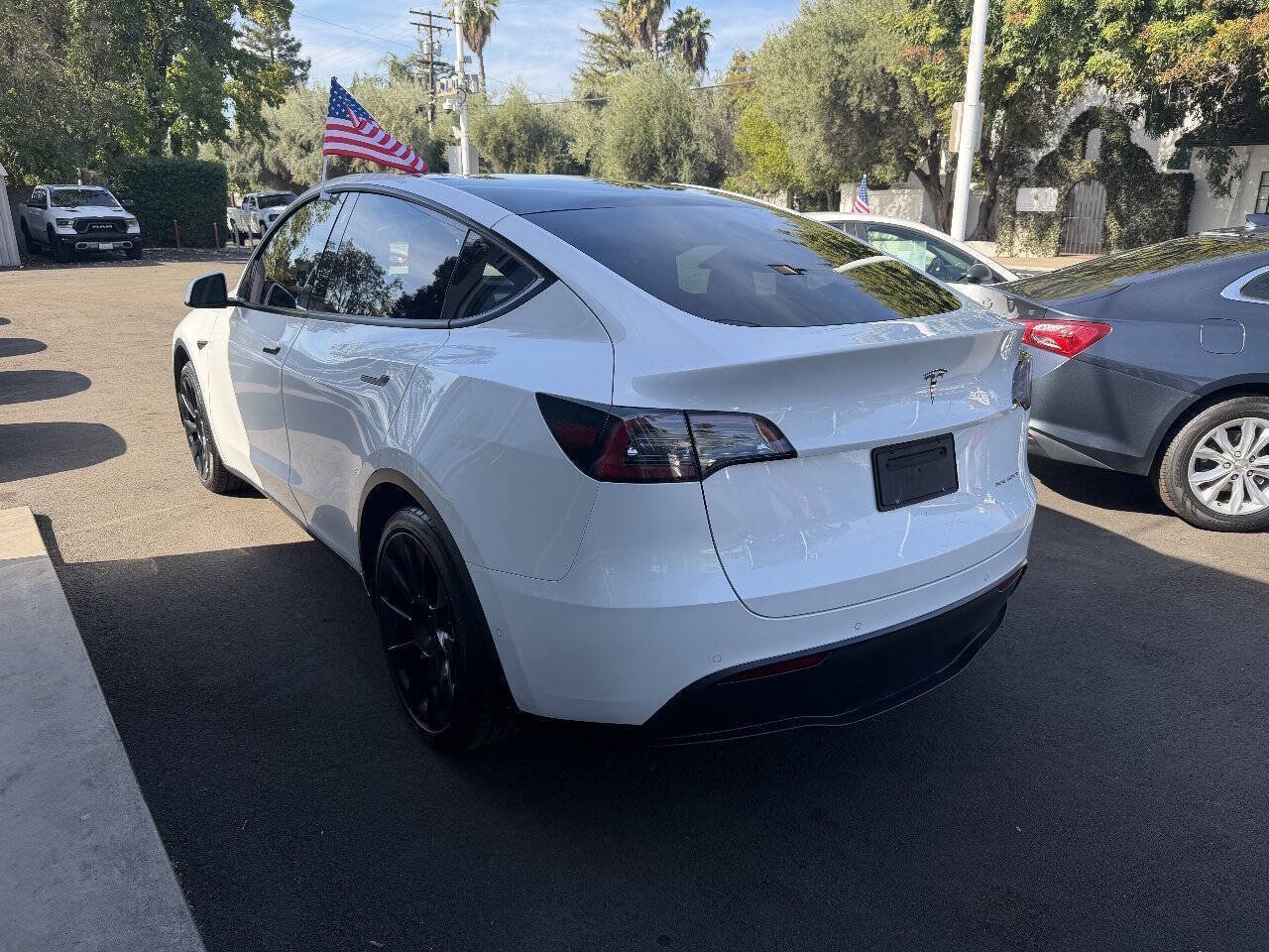 Used 2021 Tesla Model Y Long Range AWD/4WD image 5