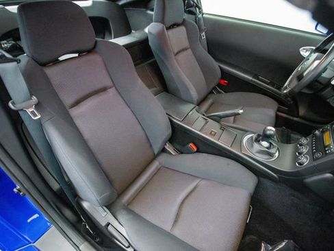 Used 2005 Nissan 350Z Coupe w/ (N93) Cargo Convenience Pkg RWD image 21