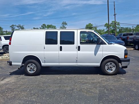 Used 2024 GMC Savana 2500 w/ Driver Convenience Package RWD image 8