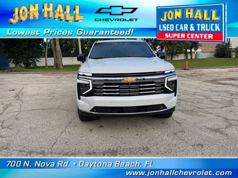 Used 2026 Chevrolet Suburban Premier w/ Sun And Tow Package AWD/4WD image 16