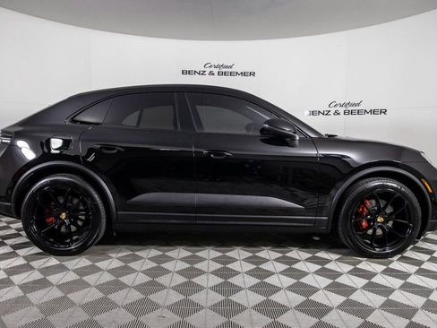 Used 2024 Porsche Macan 4 Electric image 12