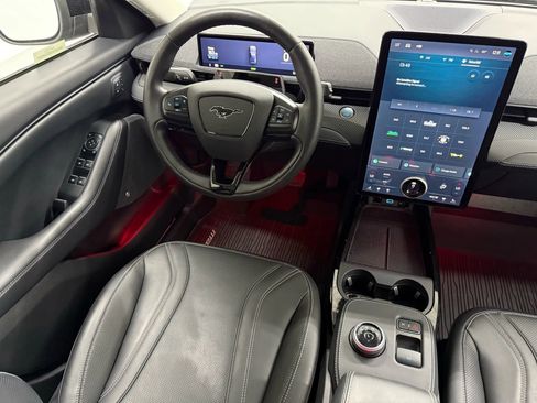 Used 2021 Ford Mustang Mach-E Premium image 21