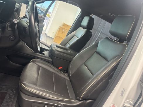 Used 2023 Chevrolet Suburban Premier AWD/4WD image 29