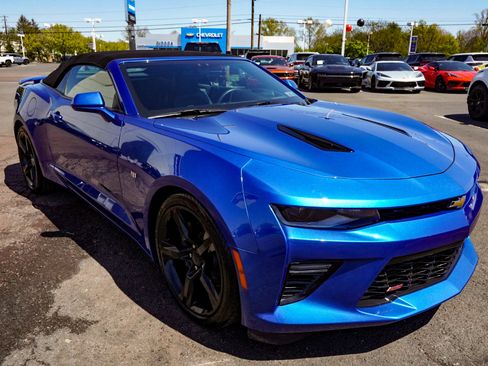 Used 2018 Chevrolet Camaro SS RWD image 6